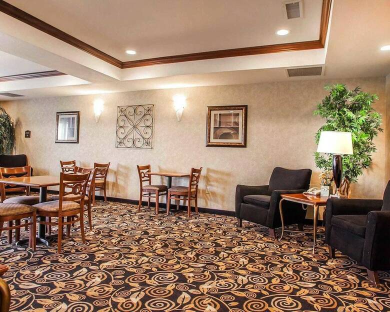 Hotel Comfort Inn And Suites