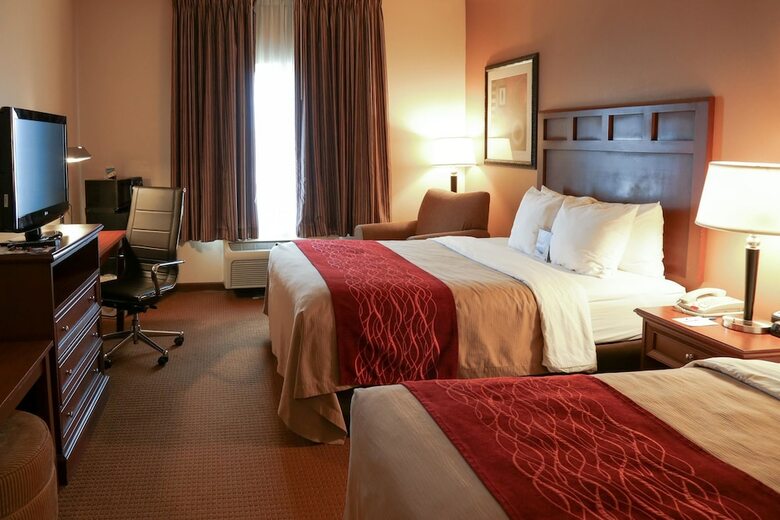 Hotel Comfort Inn And Suites
