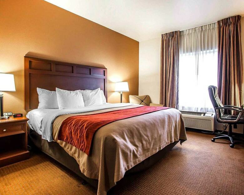 Hotel Comfort Inn And Suites