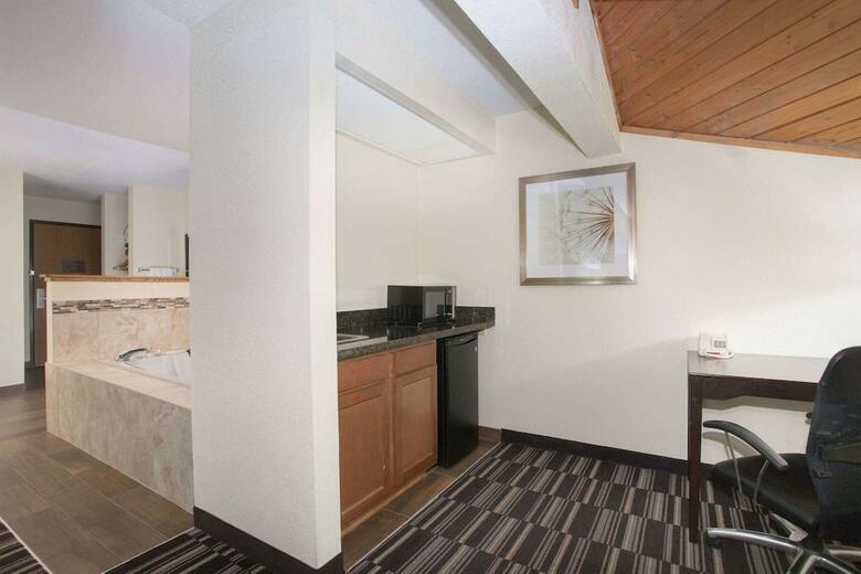 Hotel Rodeway Inn Mount Pleasant