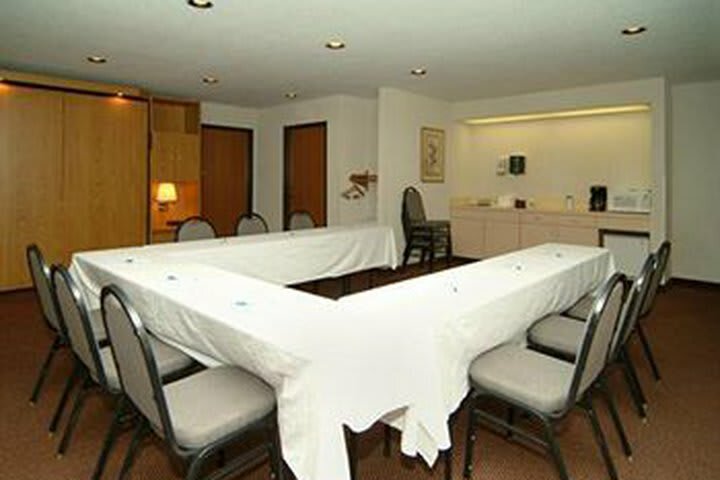 Hotel Rodeway Inn Mount Pleasant