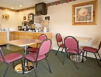 Super 8 Motel Galesburg Il