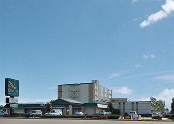 Hotel Quality Inn & Suites