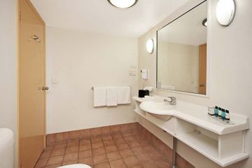 Australis Sovereign Hotel