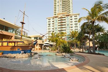 Hotel Mantra Crown Towers