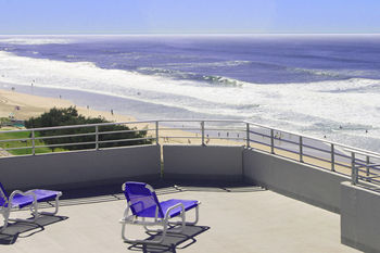 Hotel Breakfree Equinox Resort