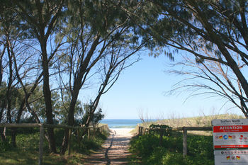 Hotel Breakfree Equinox Resort