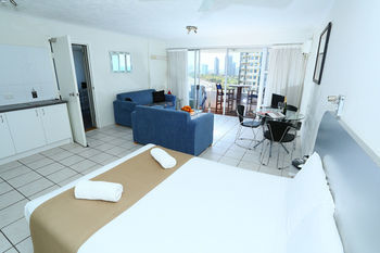 Hotel Breakfree Equinox Resort