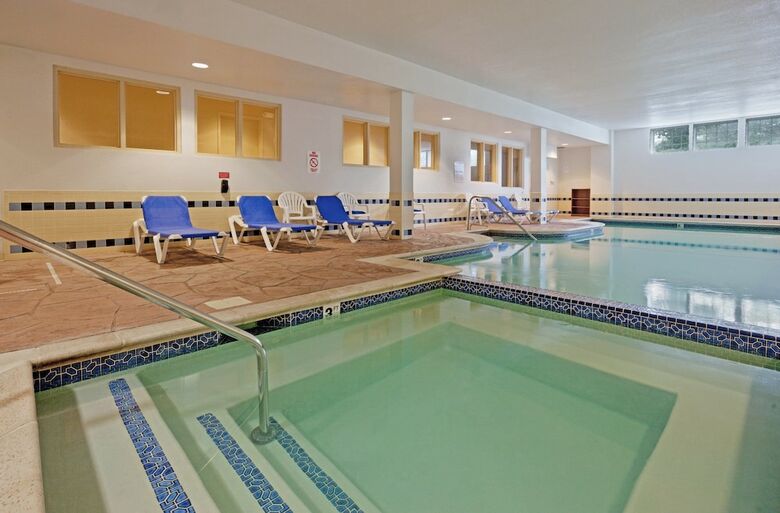 Hotel Candlewood Suites West Springfield