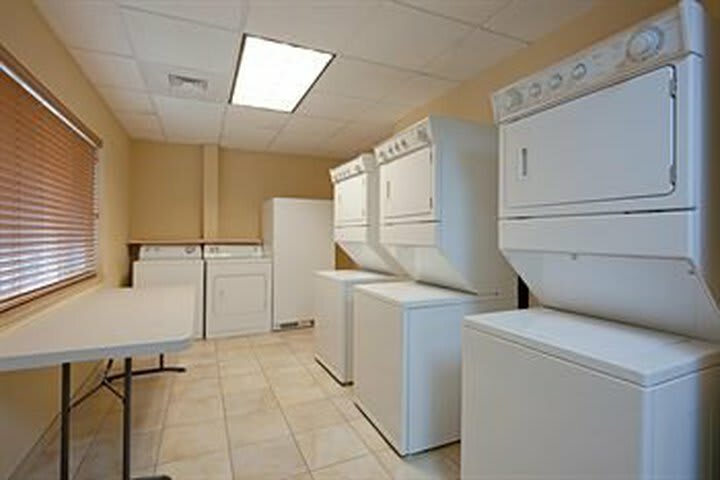 Hotel Candlewood Suites West Springfield