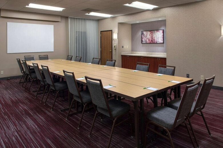 Hotel Courtyard By Marriott Milford
