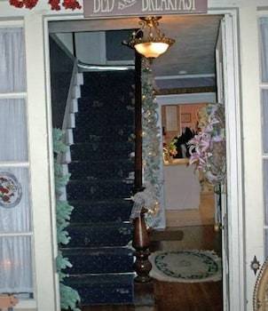 Bed & Breakfast Nichols Guest House B & B