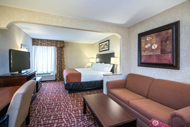 Hotel Holiday Inn Express Suites