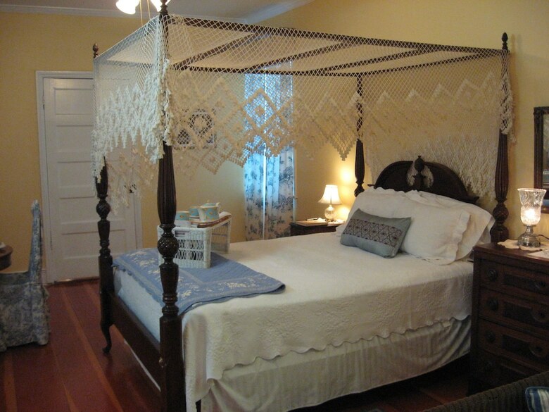 Magnolia Cottage Bed And Breakfast