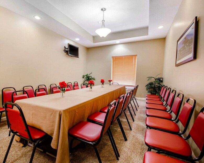 Hotel Comfort Inn & Suites