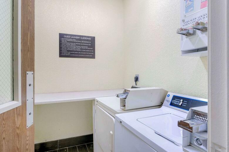 Hotel Comfort Inn & Suites