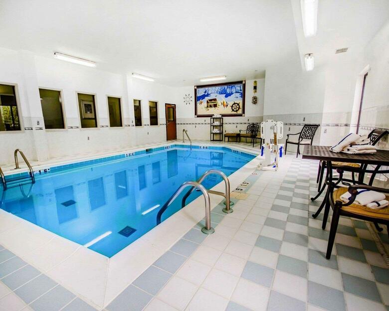 Hotel Comfort Inn & Suites