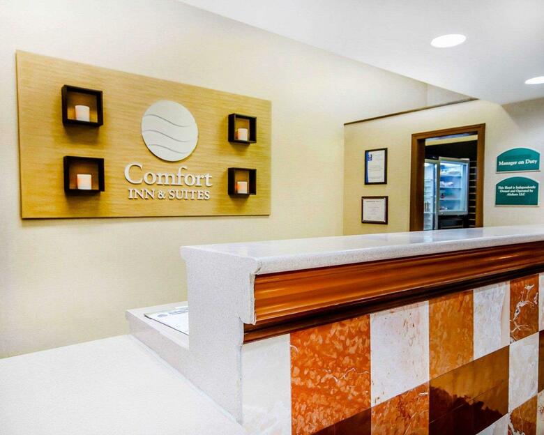 Hotel Comfort Inn & Suites