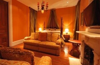 Bed & Breakfast Grand Center Inn