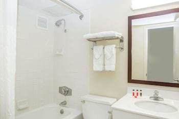 Hotel Baymont Inn And Suites Jefferson City