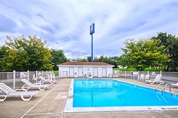 Motel 6 Lexington East