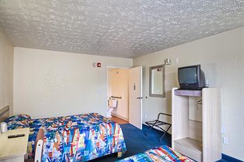 Motel 6 Lexington East