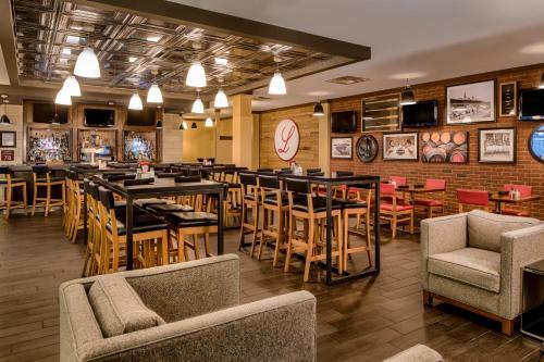 Hotel Four Points By Sheraton Louisville Airport