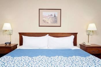 Hotel Days Inn West Liberty