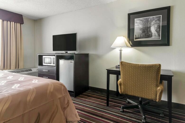 Hotel Quality Inn & Suites