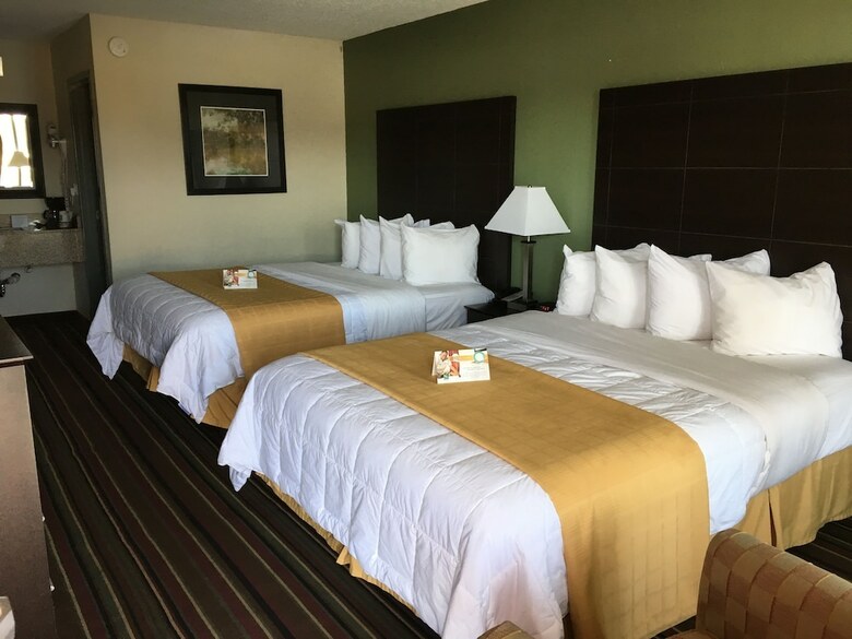 Hotel Quality Inn & Suites