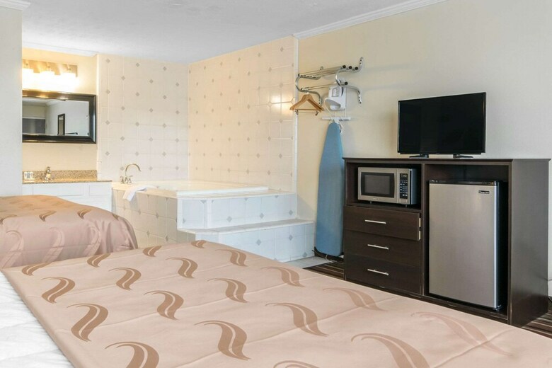 Hotel Quality Inn & Suites