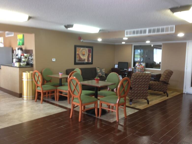 Hotel Quality Inn & Suites