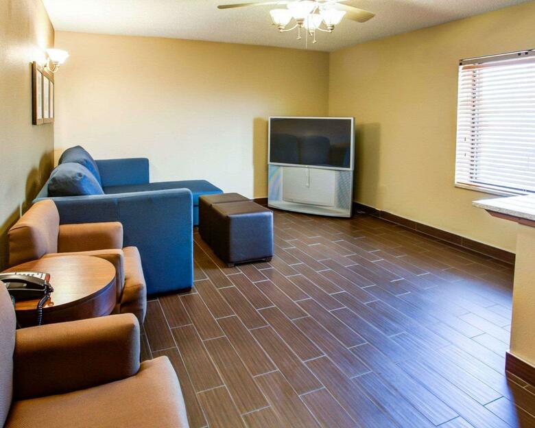 Hotel Comfort Suites