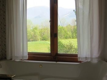 Bed & Breakfast Inn At Sunset Hill