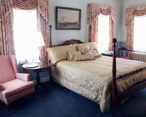 Bed & Breakfast Montague Inn