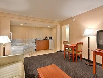 Hotel Howard Johnson East Lansing