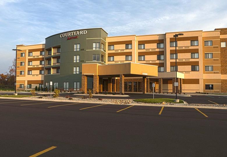 Hotel Courtyard Battle Creek