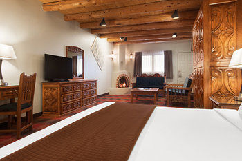 Hotel Sagebrush Inn & Suites