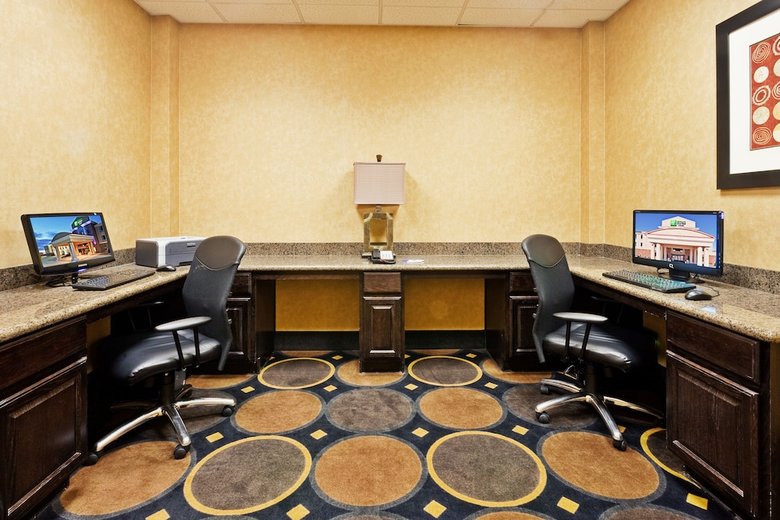 Holiday Inn Express Hotel & Suites Clovis
