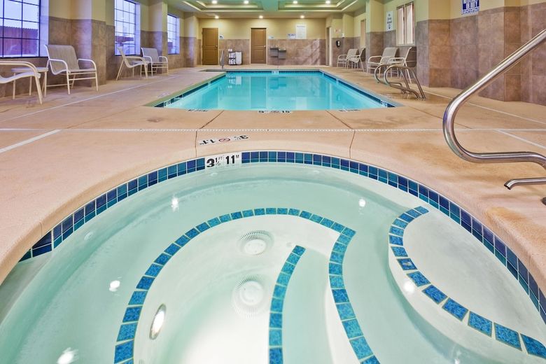 Holiday Inn Express Hotel & Suites Clovis