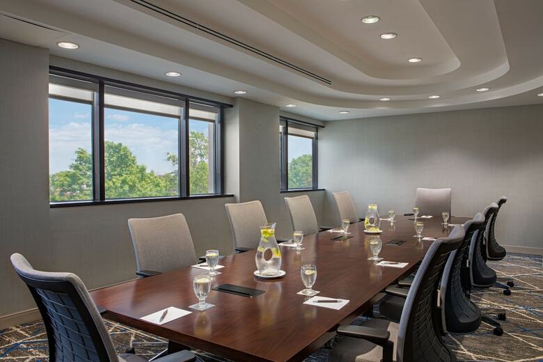 Sheraton Edison Hotel