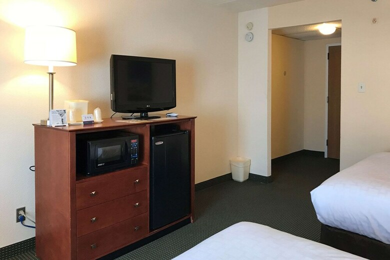 Clarion Hotel & Conference Center