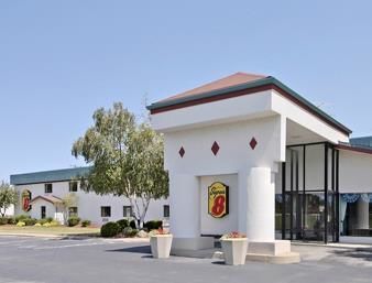 Super 8 Motel - Cleveland/n. Ridgeville