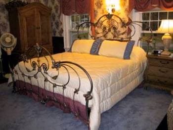 Julia's Bed & Breakfast