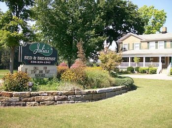 Julia's Bed & Breakfast
