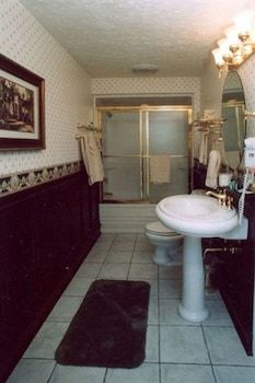 Julia's Bed & Breakfast