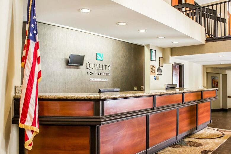 Hotel Quality Inn And Suites