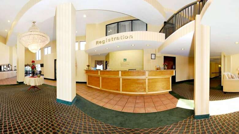 Hotel Quality Inn And Suites