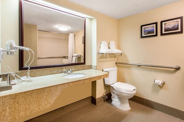 Hotel Comfort Inn & Suites Crabtree Valley