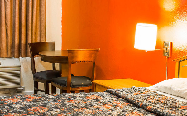 Motel Rodeway Inn & Suites